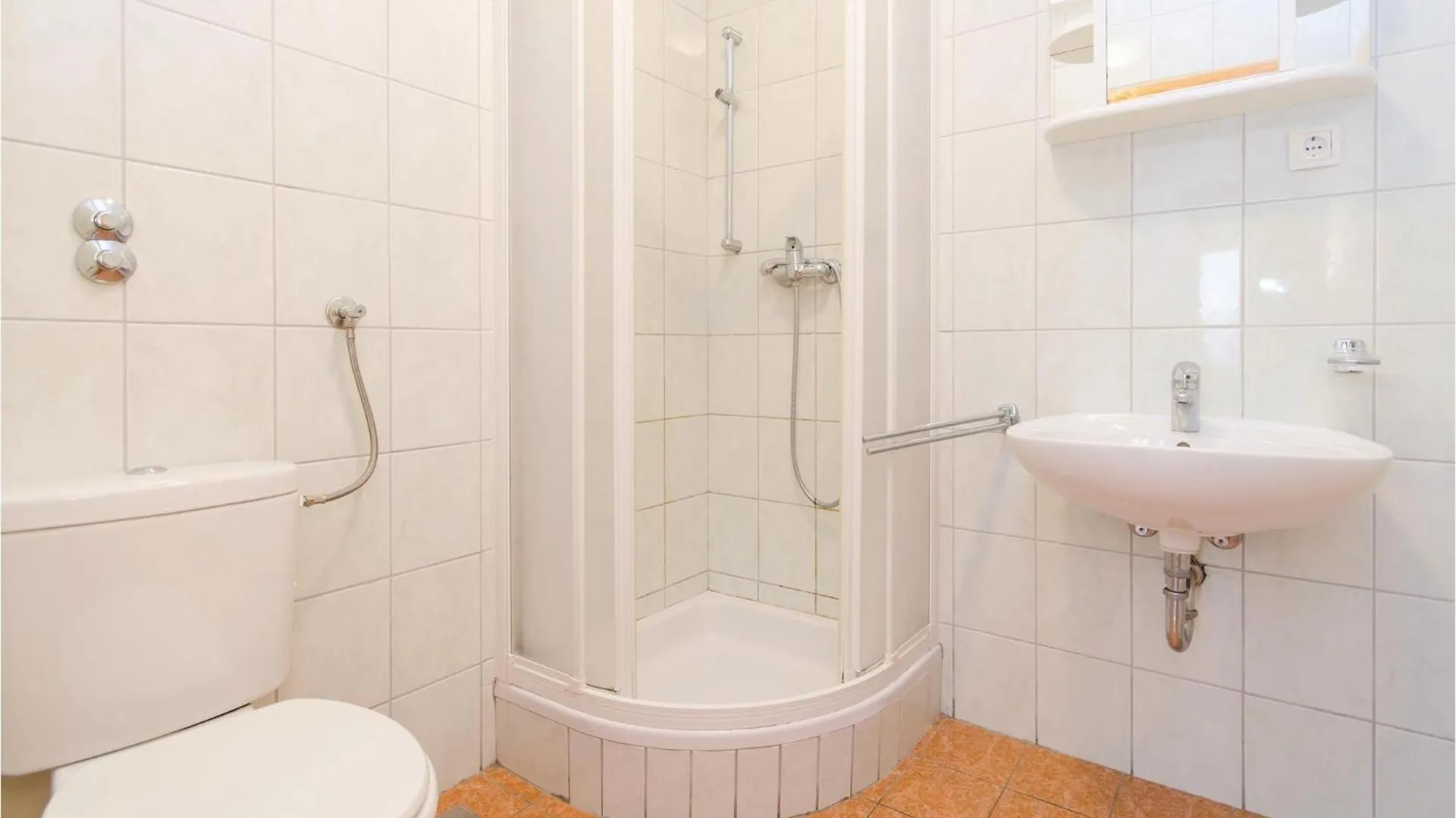 Lovely Apartment In Okrug Gornji With Wifi Trogir