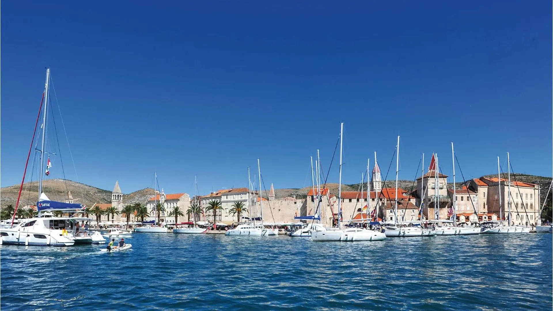 Lovely Apartment In Okrug Gornji With Wifi Trogir