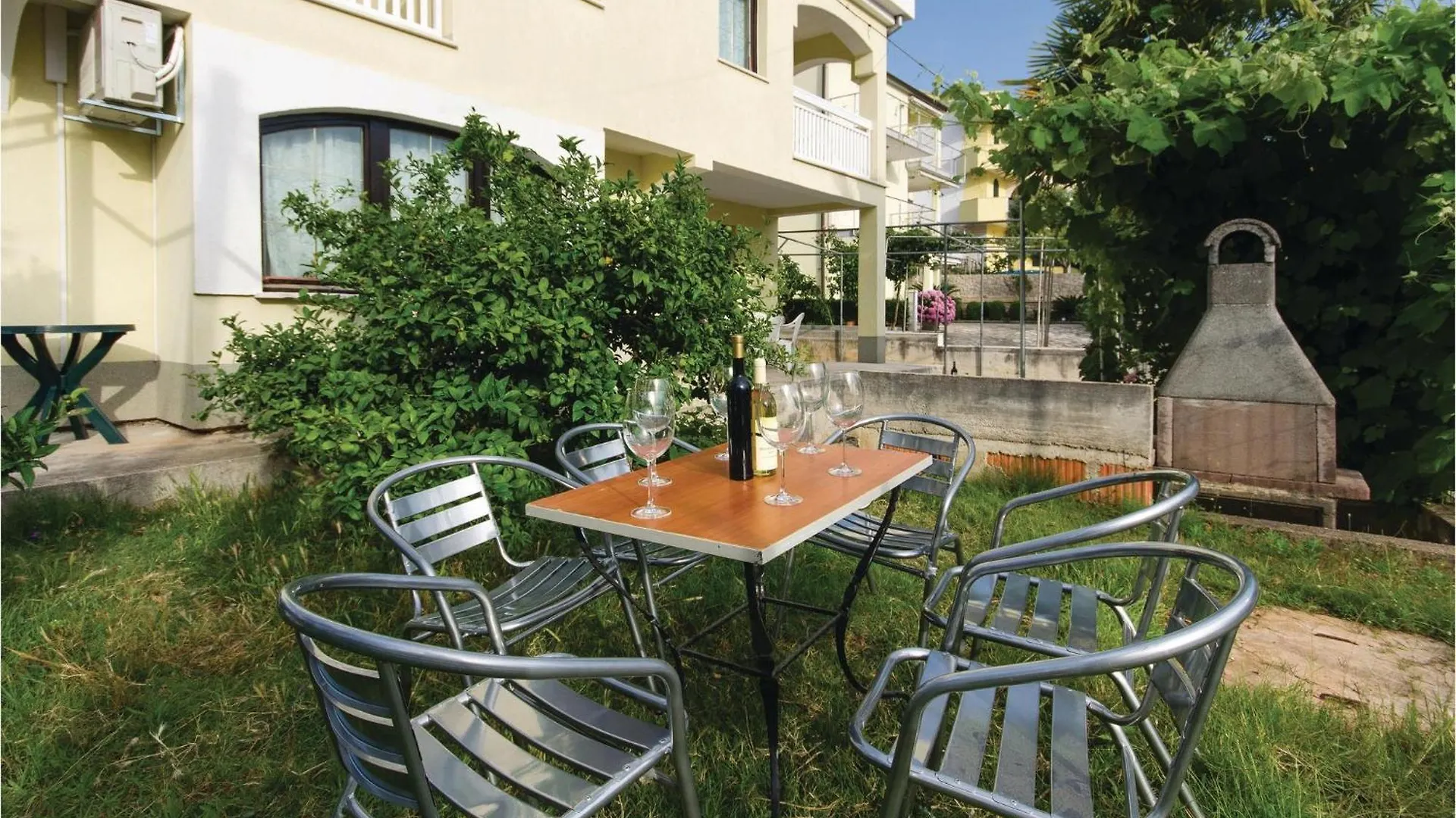 Lovely Apartment In Okrug Gornji With Wifi Trogir